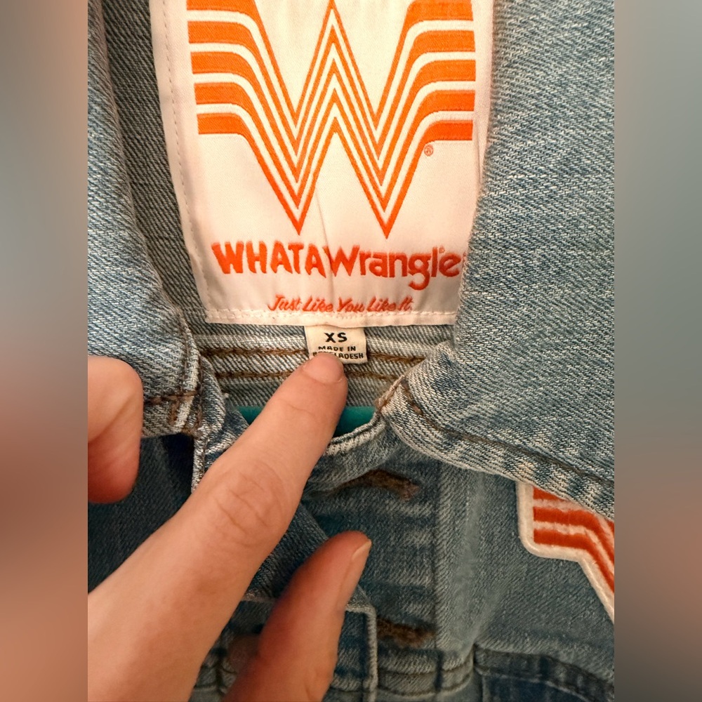 WRANGLER X WHATABURGER WOMEN'S CUT-OFF VEST - Picture 4 of 10